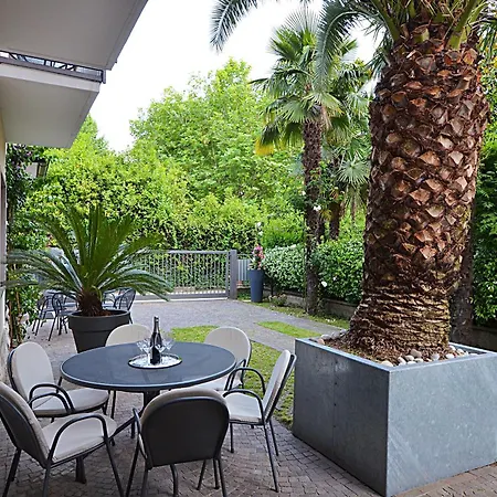 Hotel apartamentowy Phoenix -
